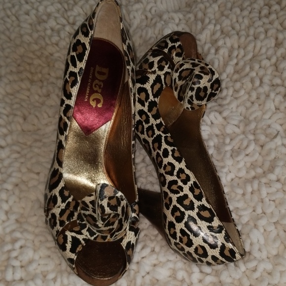 Dolce & Gabbana Peep Toe Leopard Print Patent - Picture 6 of 6